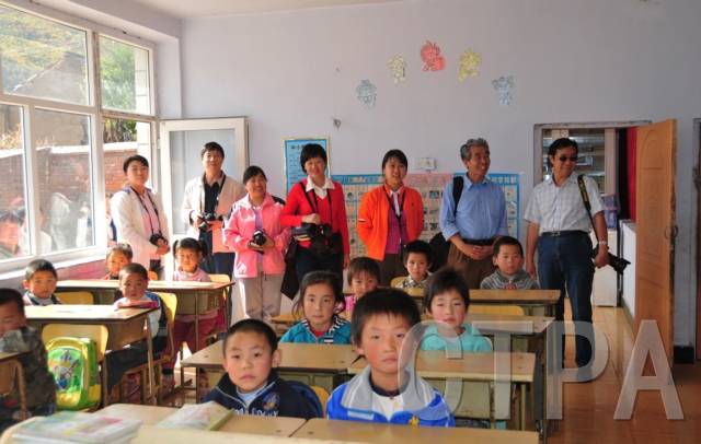 31.看望小学生