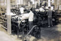 1-3.图为：1937年庆丰公司上海工厂染布间（上海纺织博物馆提供）