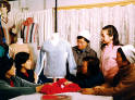 2-4.北京雪莲羊绒衫厂开发新产品，在设计上研究新的突破。